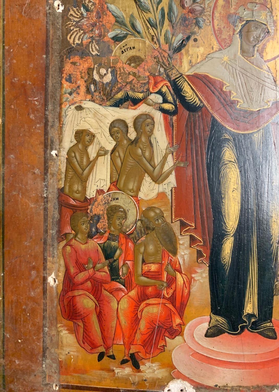 A 18TH CENTURY RUSSIAN ICON ON PANEL Hand painted with Madonna and figures on gilt ground having a - Image 7 of 11