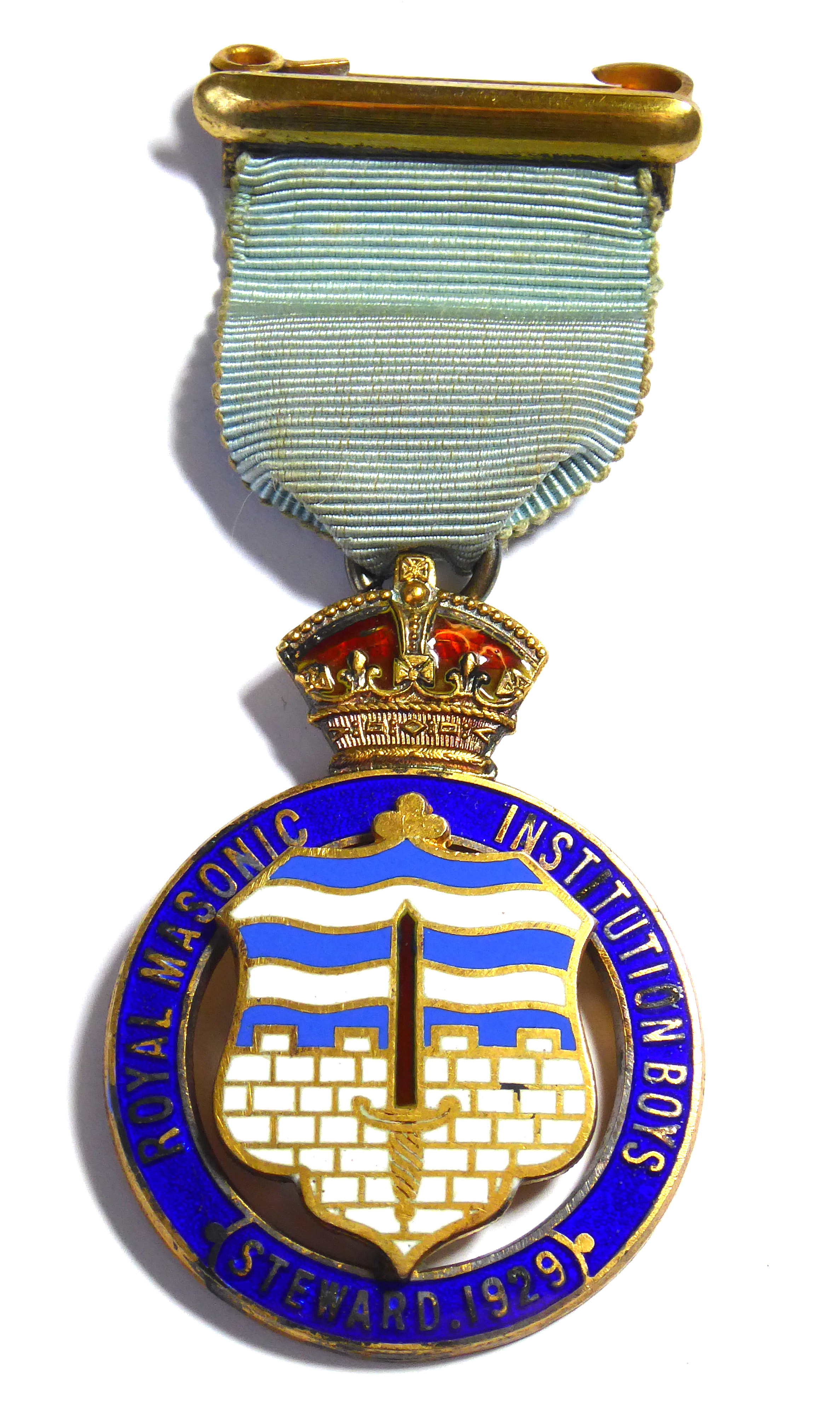 AN EARLY 20TH CENTURY SILVER GILT AND ENAMEL MASONIC MEDAL Blue enamel crest 'Royal Masonic