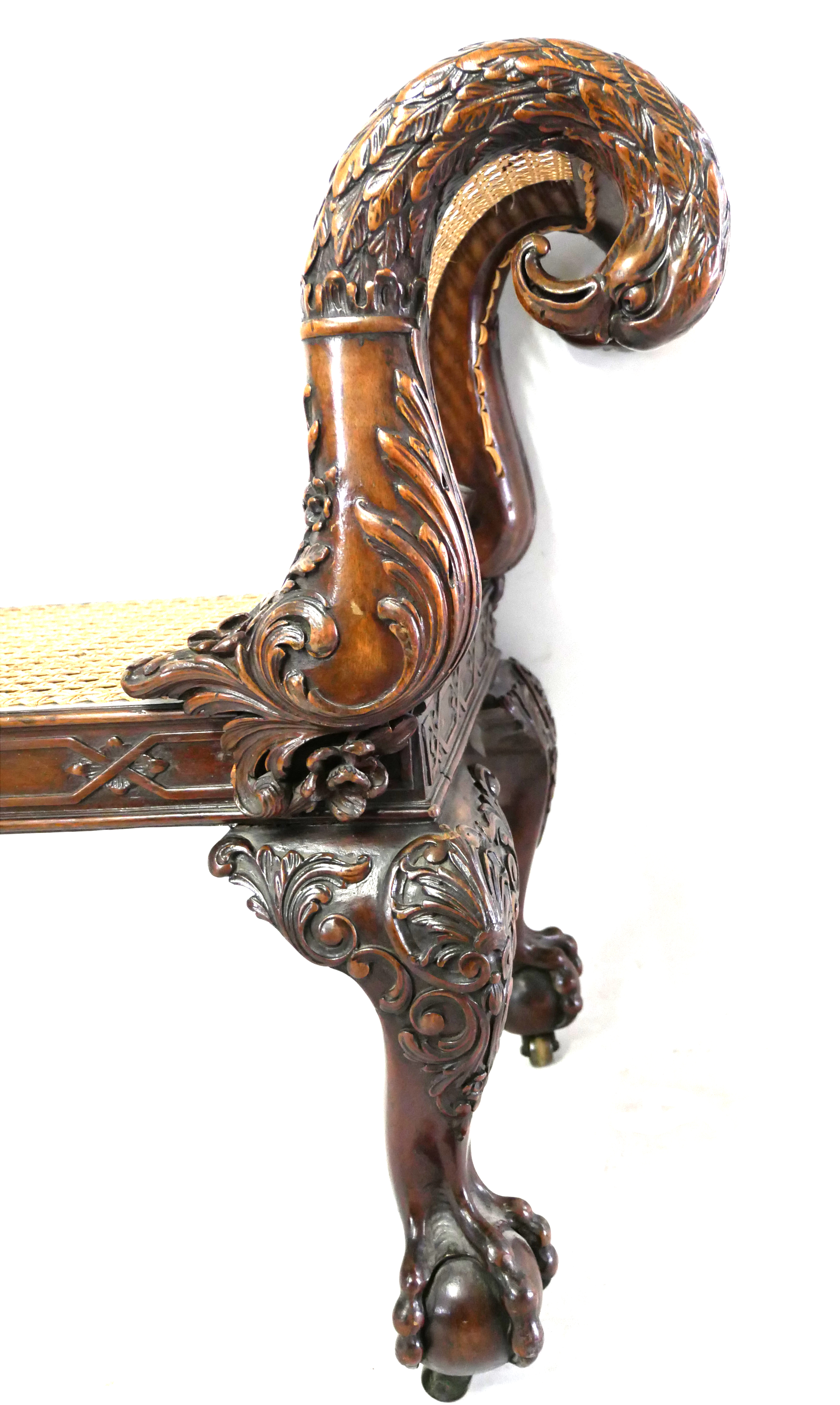 FINE 19TH CENTURY MAHOGANY WINDOW SEAT The ends carved with four scrolling eagle heads with flowers - Image 3 of 8