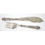 A PAIR OF VICTORIAN SILVER KINGS PATTERN FISH SERVERS Having pierced decoration of birds and