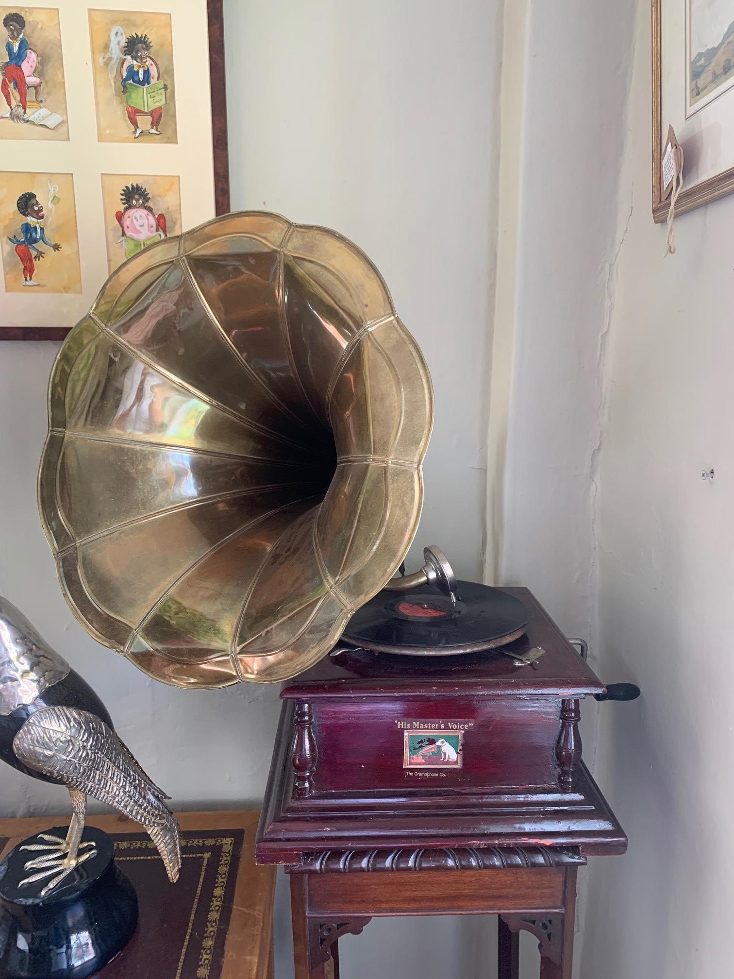 HIS MASTER'S VOICE MAHOGANY WINDUP GRAMOPHONE.