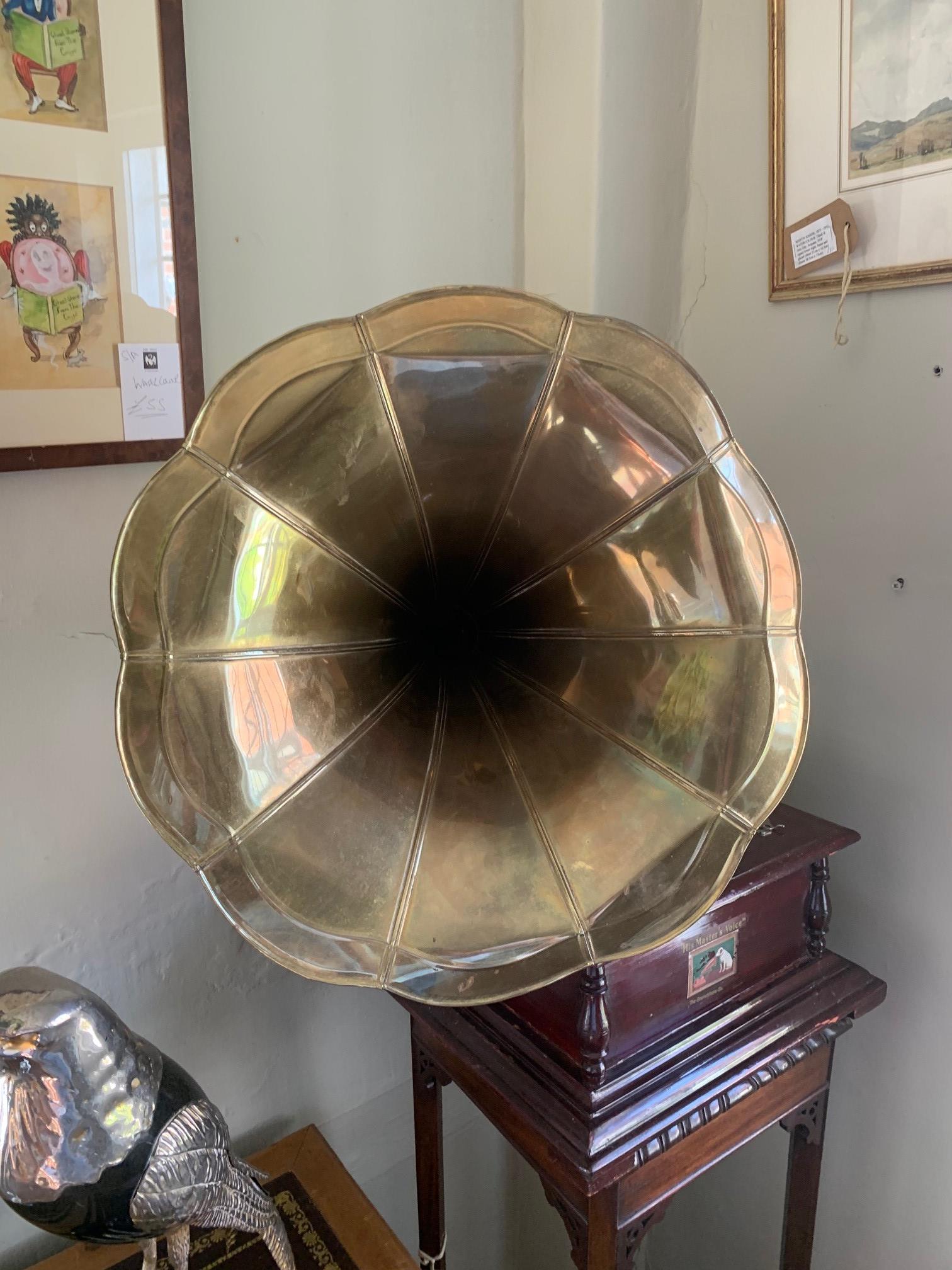 HIS MASTER'S VOICE MAHOGANY WINDUP GRAMOPHONE. - Image 2 of 3