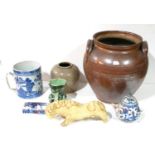 AN 18TH CENTURY CHINESE BLUE AND WHITE EXPORT PORCELAIN TANKARD Hand painted landscape, together