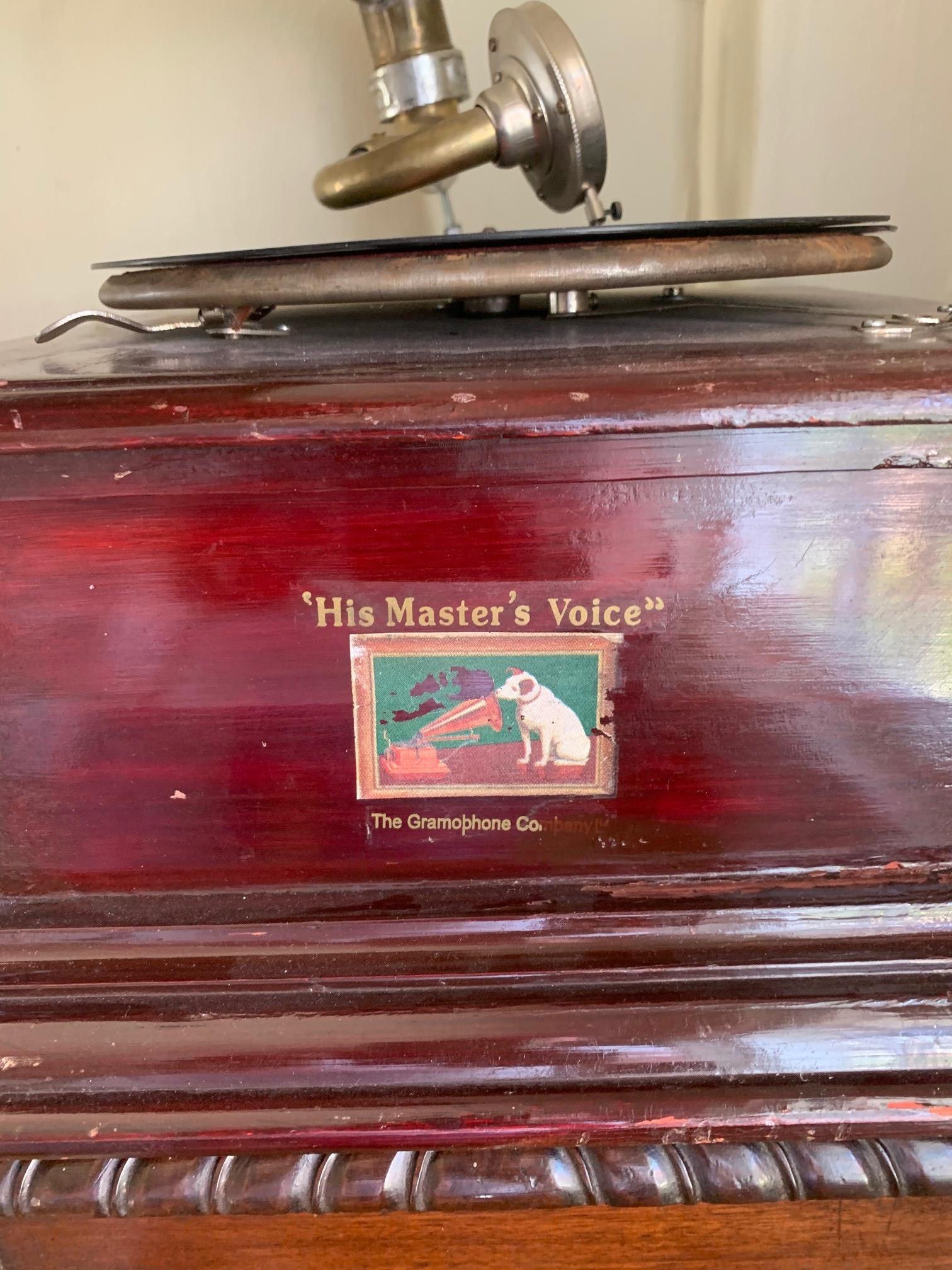 HIS MASTER'S VOICE MAHOGANY WINDUP GRAMOPHONE. - Image 3 of 3