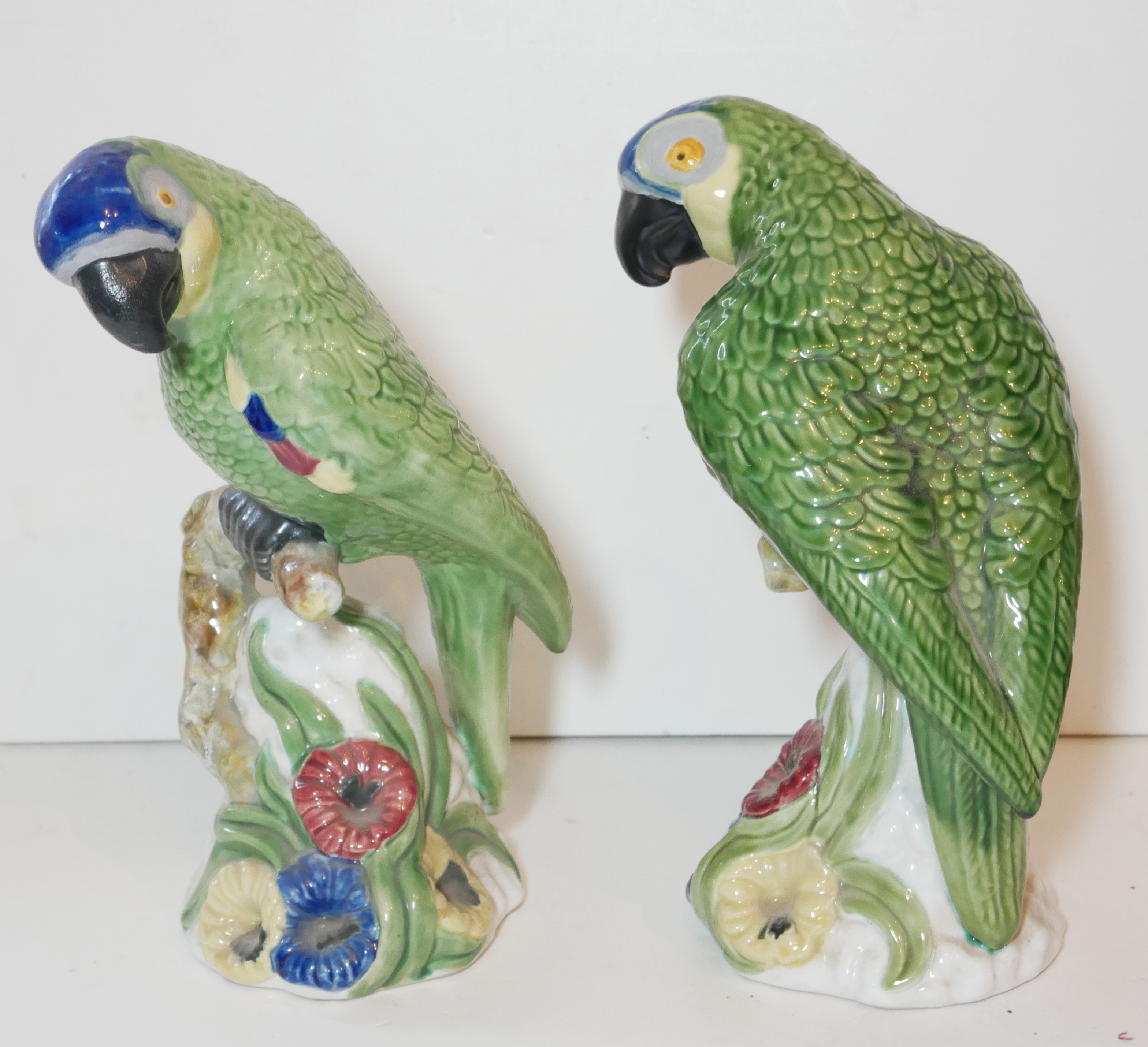 TWO PORTUGUESE STATUES OF PARROTS. (26cm) - Image 2 of 4