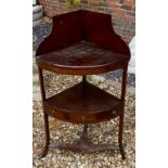 A GEORGIAN MAHOGANY THREE TIER CORNER WASHSTAND. (54cm x 41cm x 102cm)