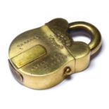 A BRASS NOVELTY PADLOCK FORM VESTA CASE The hinged lid embossed 'Chubb, London'. (approx 5cm x 3cm)