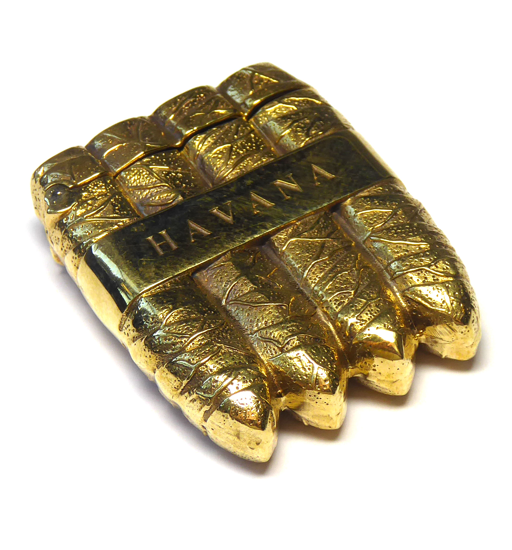 AN 18CT GOLD PLATED NOVELTY VESTA CASE CAST AS HAVANA CIGARS Marked to inner rim '18CT Gold