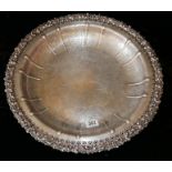 BARKER ELLIS,A 20th CENTURY SILVER PLATED CHARGER DISH, circular form with fine embossed border