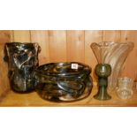 A COLLECTION OF MID 20TH CENTURY ART GLASS A matching vase and bowl, a collection of blue glass