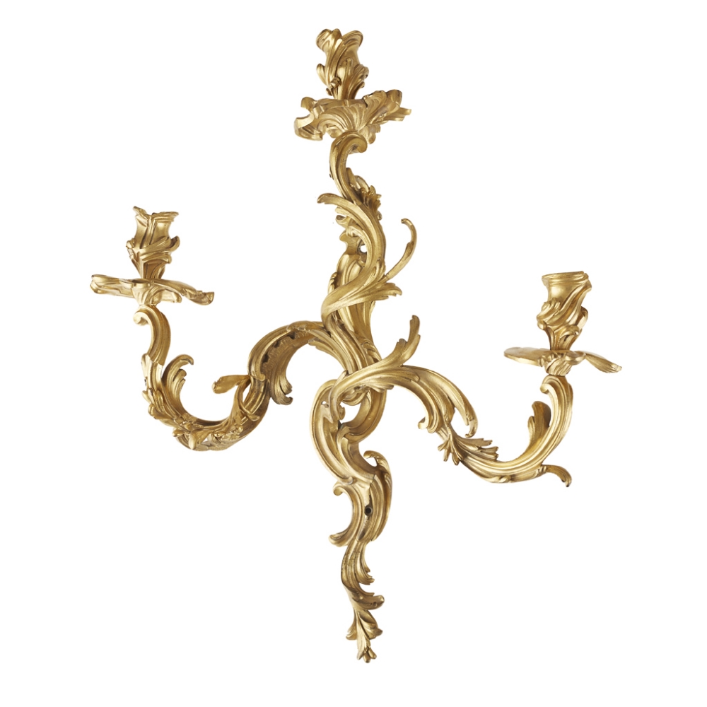 A 19TH CENTURY PAIR OF FINE LOUIS XV STYLE GILT BRONZE WALL LIGHTS In Rococo style, each with - Image 3 of 3