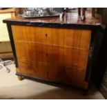 A 19TH CENTURY BIEDERMEIER COMMODE CHEST OF THREE LONG DRAWERS. (103cm x 63cm x 89cm)