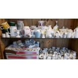 A COLLECTION OF VARIOUS EARLY 2OTH CENTURY CRESTED CHINA WARES.