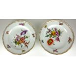 MEISSEN, A PAIR OF LATE 19TH/EARLY 20TH CENTURY HARD PASTE PORCELAIN CABINET PLATES Each painted