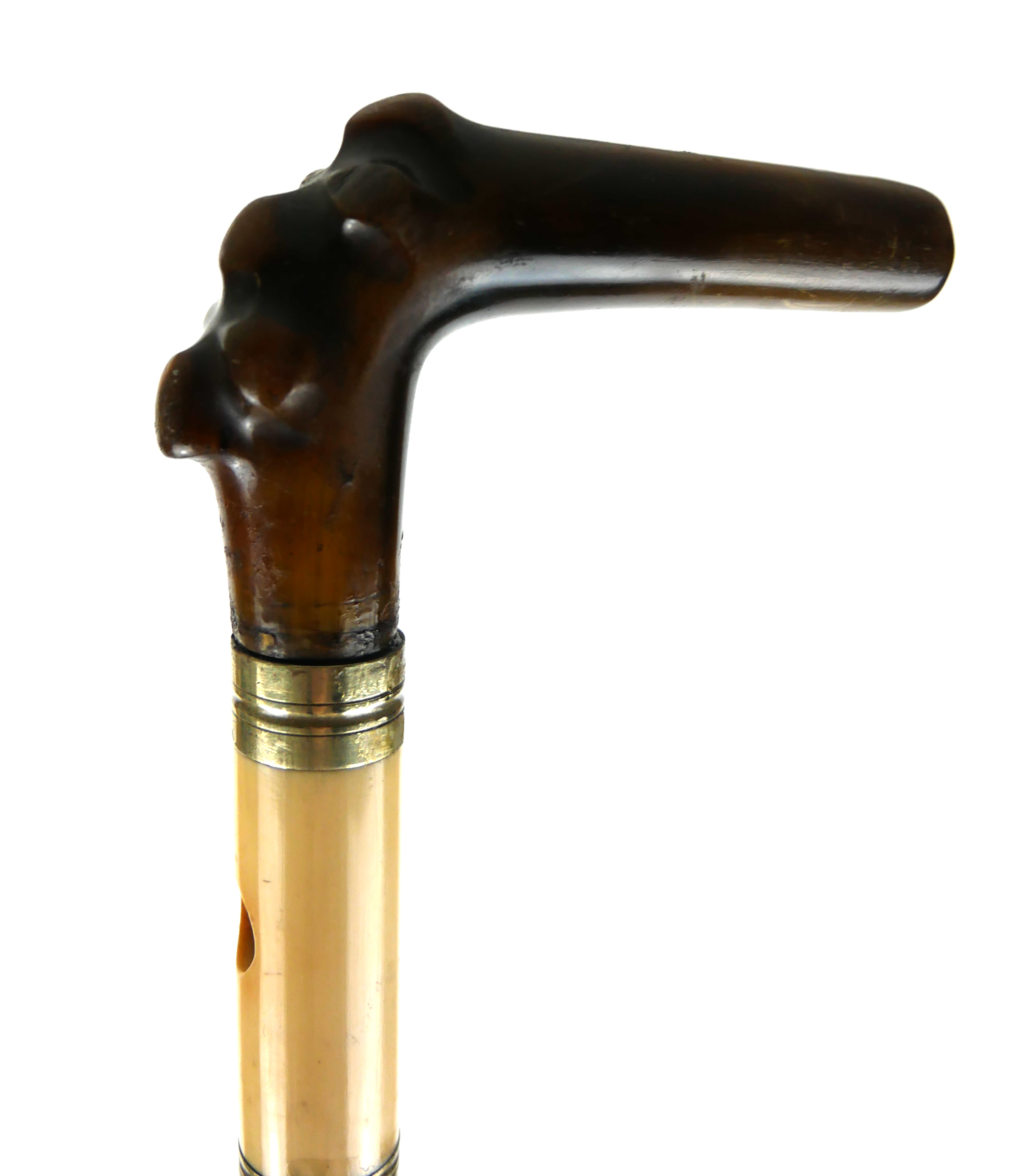 AN UNUSUAL ROSEWOOD, IVORY AND HORN 'FLUTE' NOVELTY WALKING STICK The horn handle carved with - Image 4 of 5