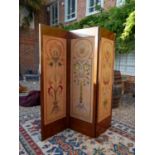 AN EARLY 20TH CENTURY ORGANIC FORM CREWEL WORK THREE FOLD ROOM DIVIDER Oak framed. (w 183cm x 192cm)