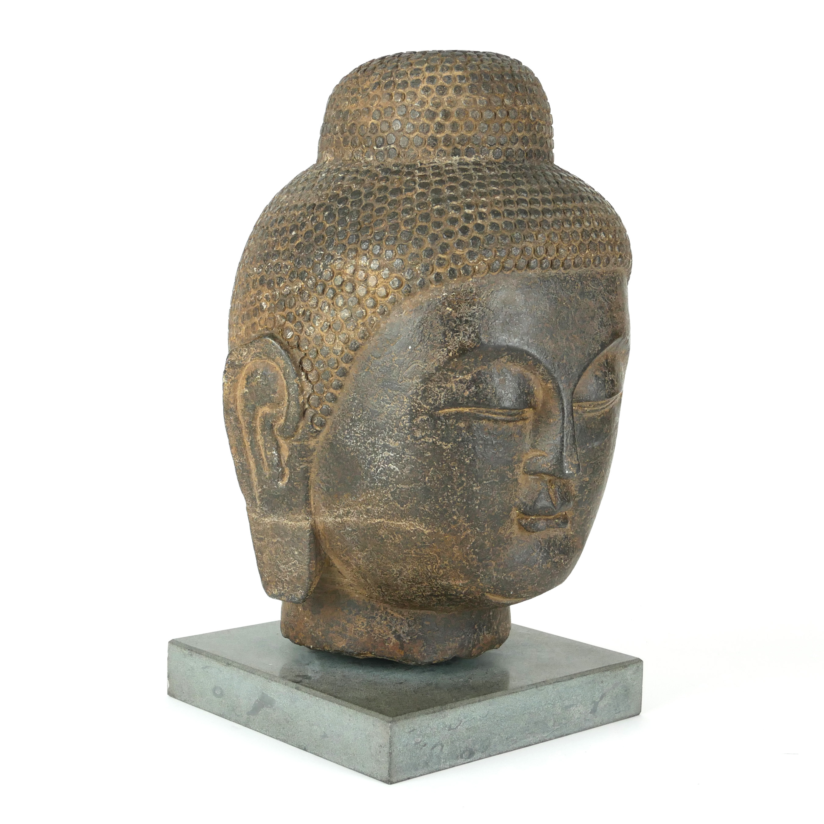 A LARGE FINELY CARVED CHINESE (POSSIBLY MING DYNASTY) GREY STONE HEAD OF A BUDDHA On a marble - Image 3 of 7