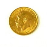 A KING GEORGE V 22CT GOLD SOVEREIGN COIN, DATED 1915 With George and Dragon to reverse.
