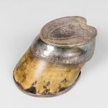 A LATE 19TH CENTURY MOUNTED HORSE HOOF MATCH HOLDER C1877. (h 8cm x w 16cm x d 12cm)