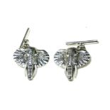A PAIR OF STERLING SILVER NOVELTY 'ELEPHANT HEAD' CUFFLINKS With chain and bar. (approx 2cm)