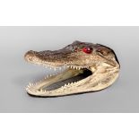 A 20TH TAXIDERMY AMERICAN ALLIGATOR HEAD (l 16cm)