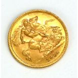 A KING GEORGE V 22CT GOLD HALF SOVEREIGN COIN, DATED 1914 With George and Dragon to reverse.