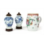 An 18th century Chinese export porcelain vase or tea canister,