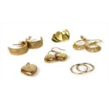 A quantity of 9ct gold jewellery,