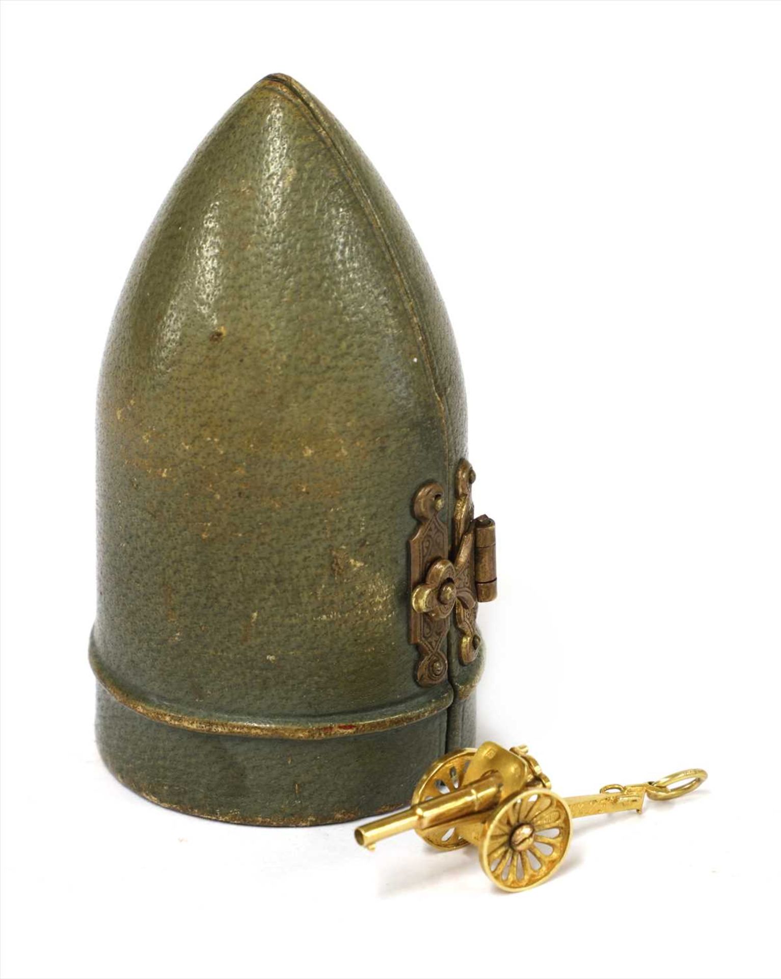 A French World War I novelty 75mm 18ct gold miniature field gun,