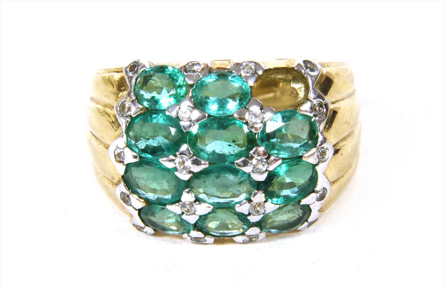 A 9ct gold emerald ring,