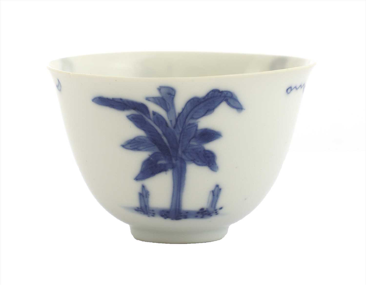 A Chinese blue and white cup, - Image 2 of 4