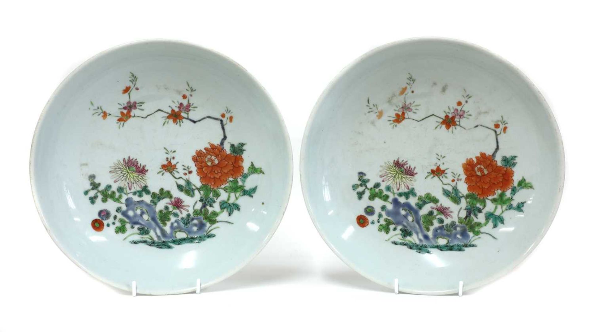A pair of Chinese famille rose chargers,