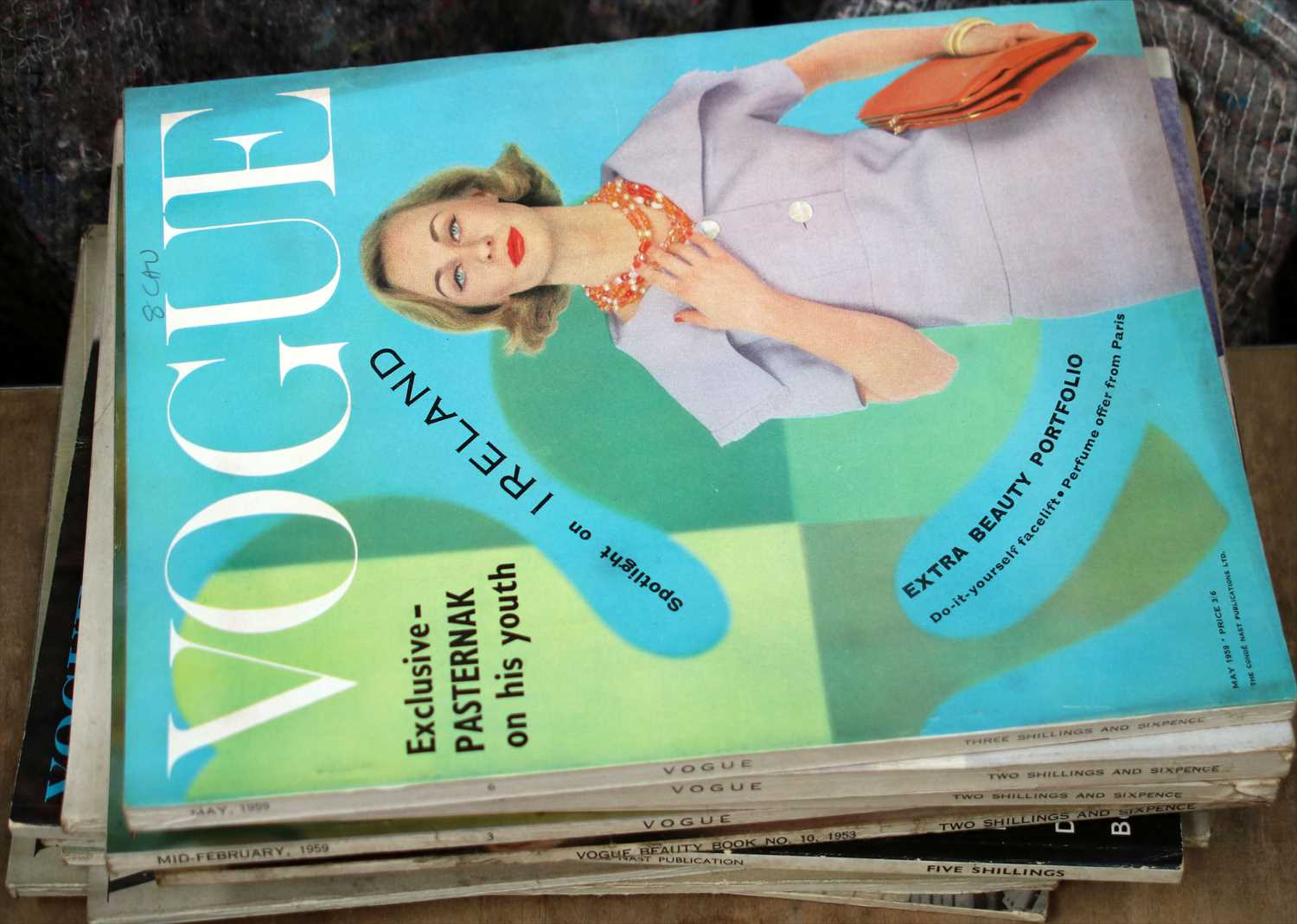 A collection of Vogue magazines, 1957-1959 - Image 2 of 3