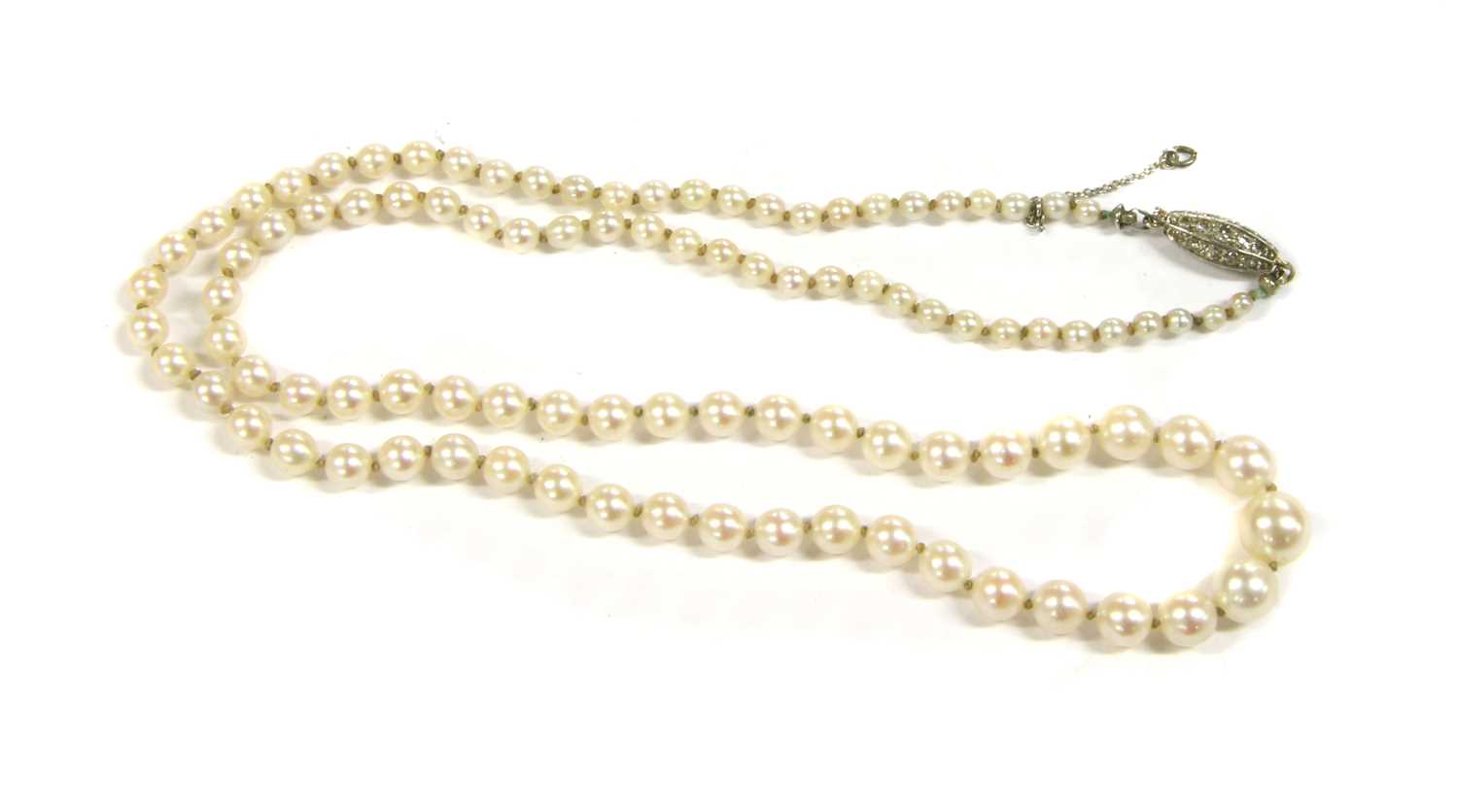 A single row graduated cultured pearl necklace,