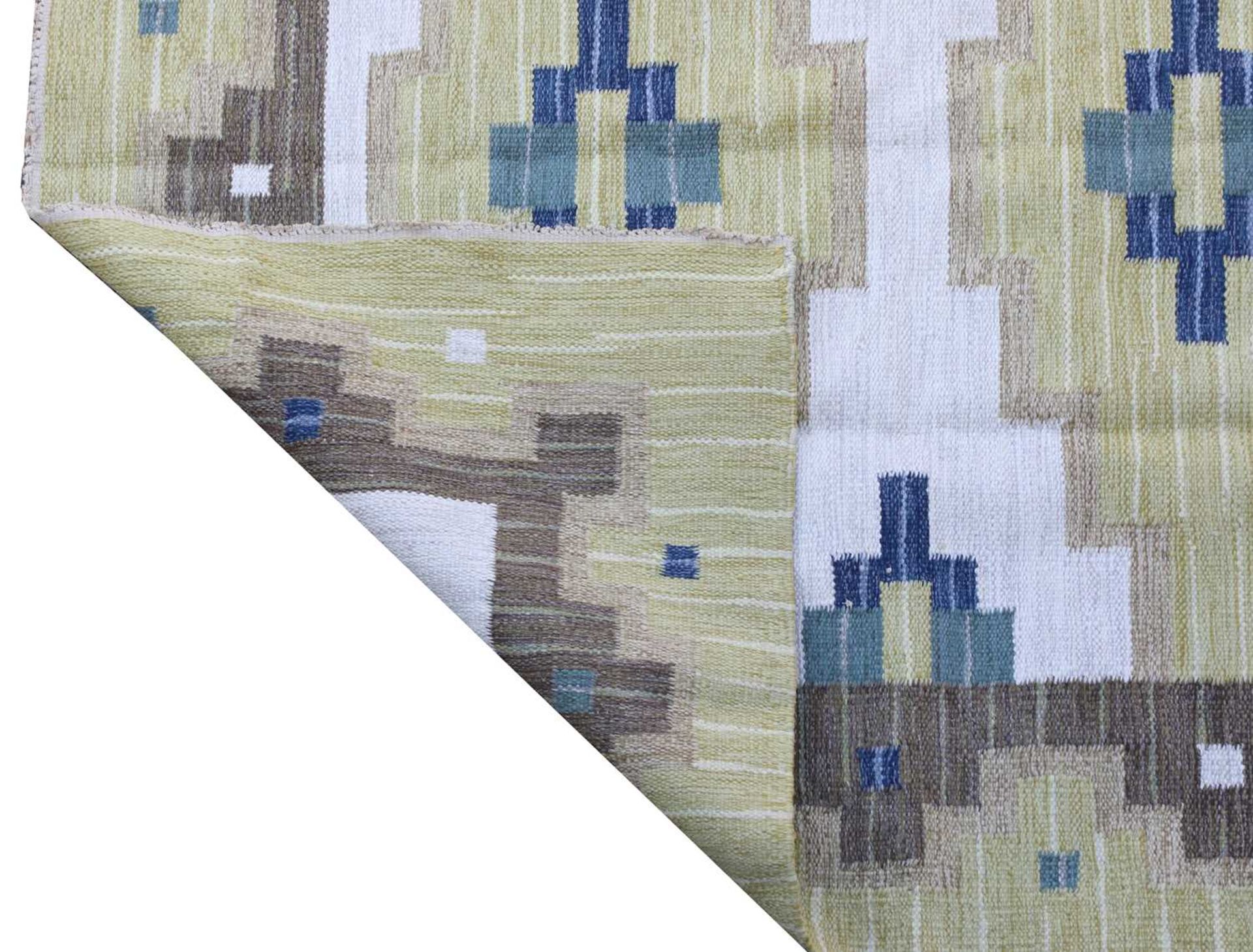 A Swedish flat-weave rug, - Bild 2 aus 2