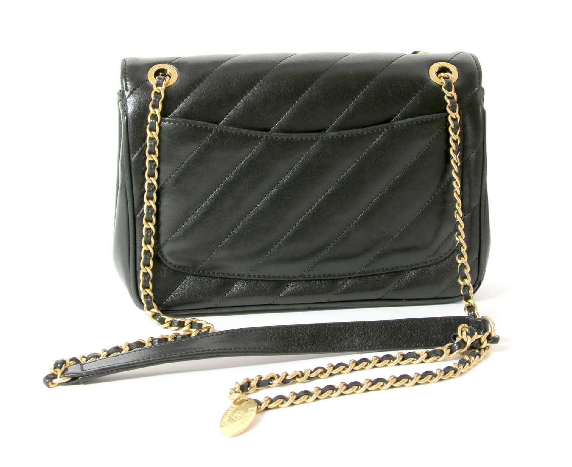 A Chanel black chevron flap bag, - Bild 2 aus 17