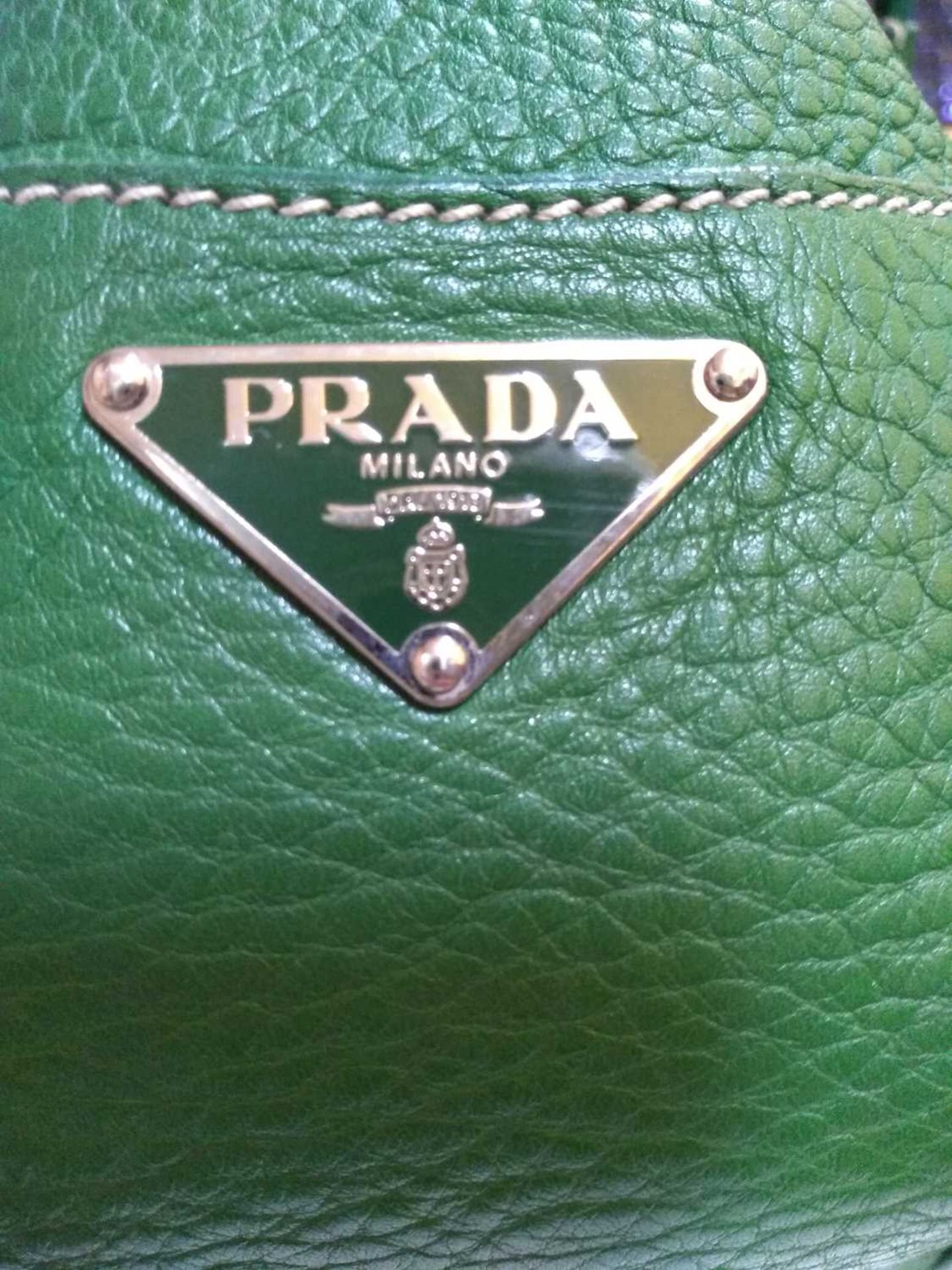 A Prada green leather shoulder bag, - Image 4 of 11