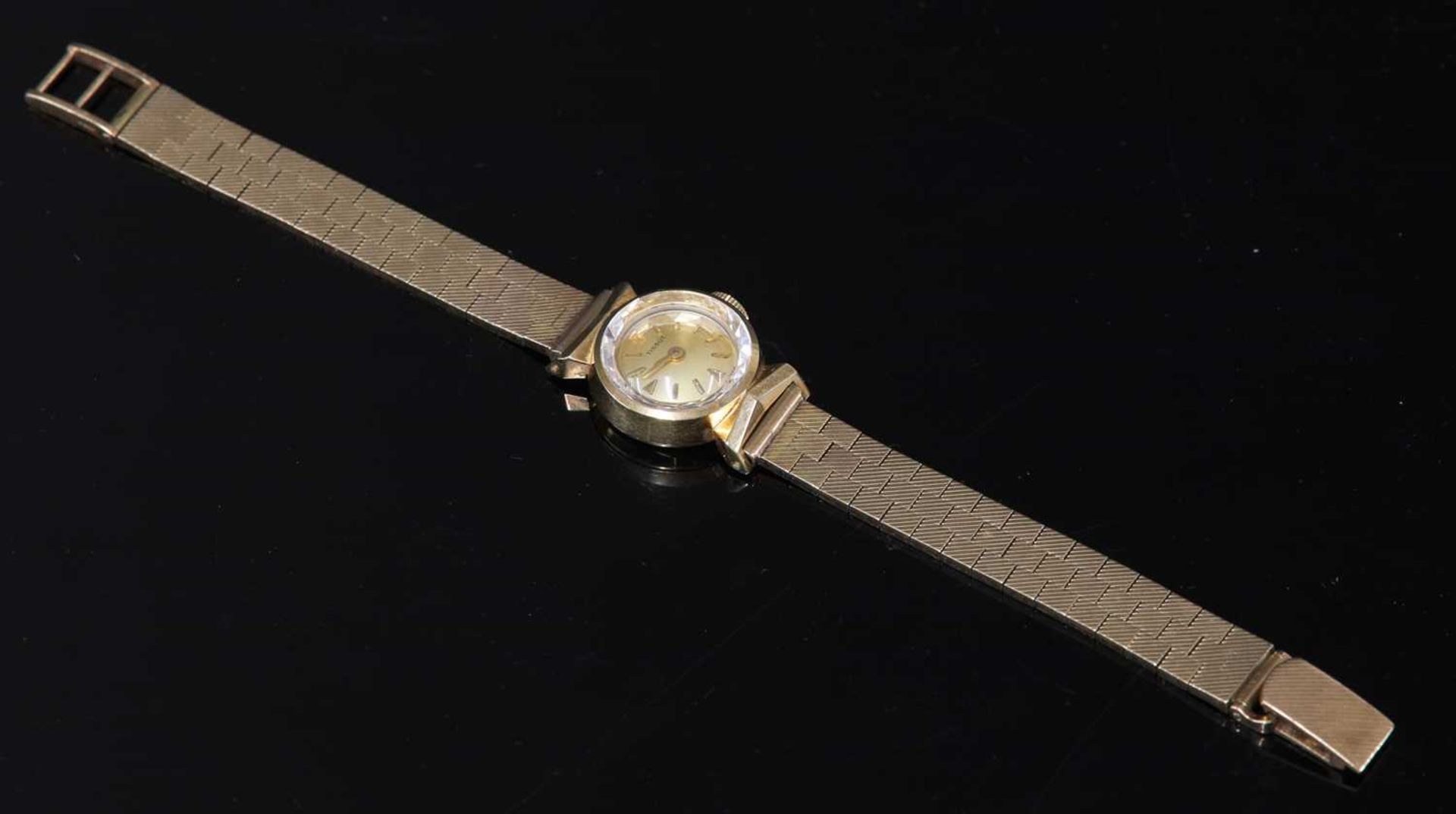 A ladies' 9ct gold Tissot mechanical watch, c.1950,