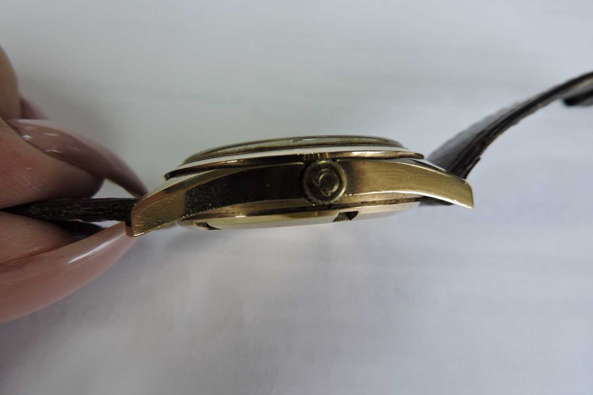 A gentlemen's 9ct gold Omega 'Electronic L300 H2 Chronometer' strap watch, c.1970, - Bild 6 aus 6
