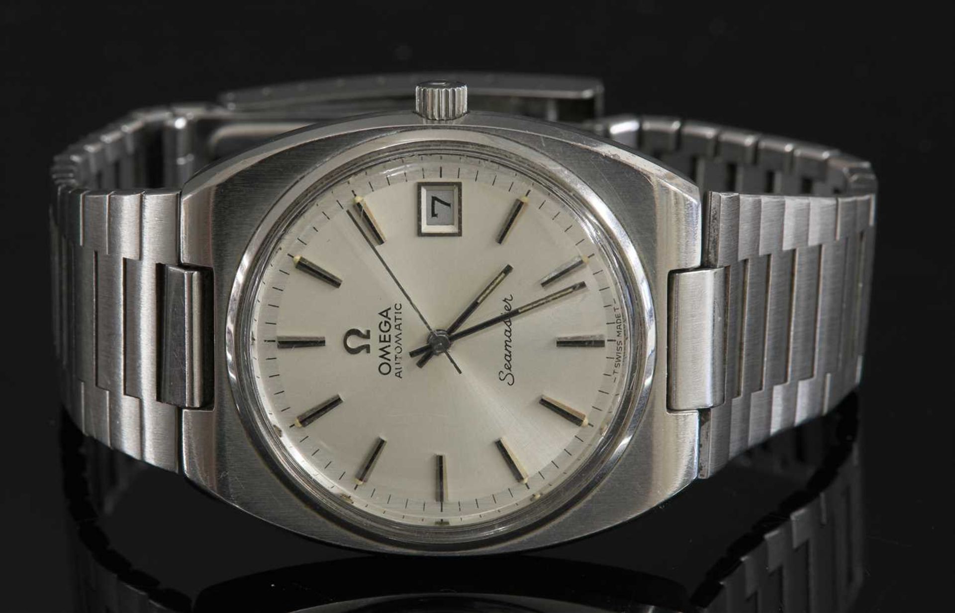 A gentlemen's stainless steel Omega 'Seamaster' automatic bracelet watch, c.1973,