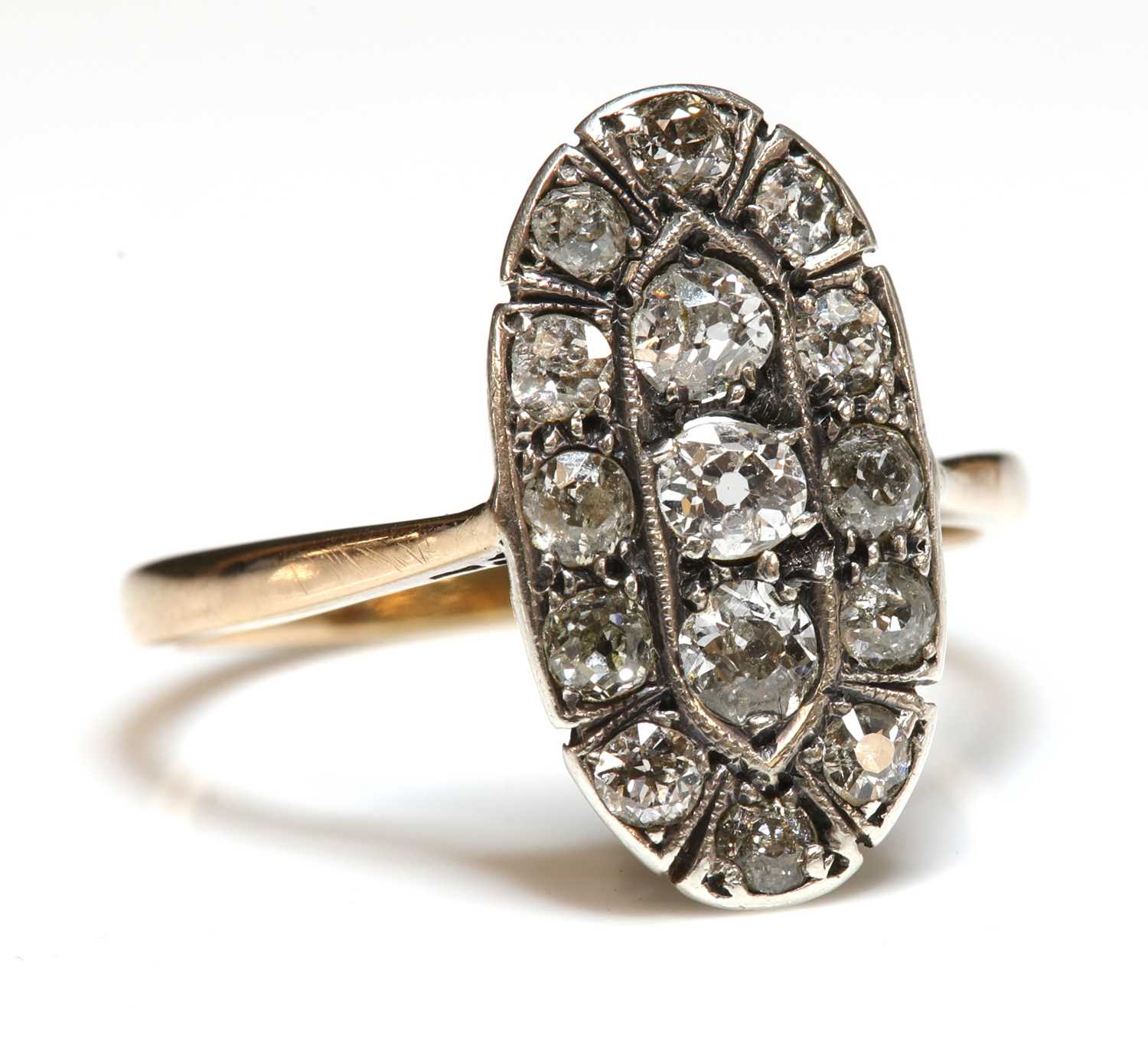 An Art Deco Continental diamond set fingerline plaque ring, c.1920,