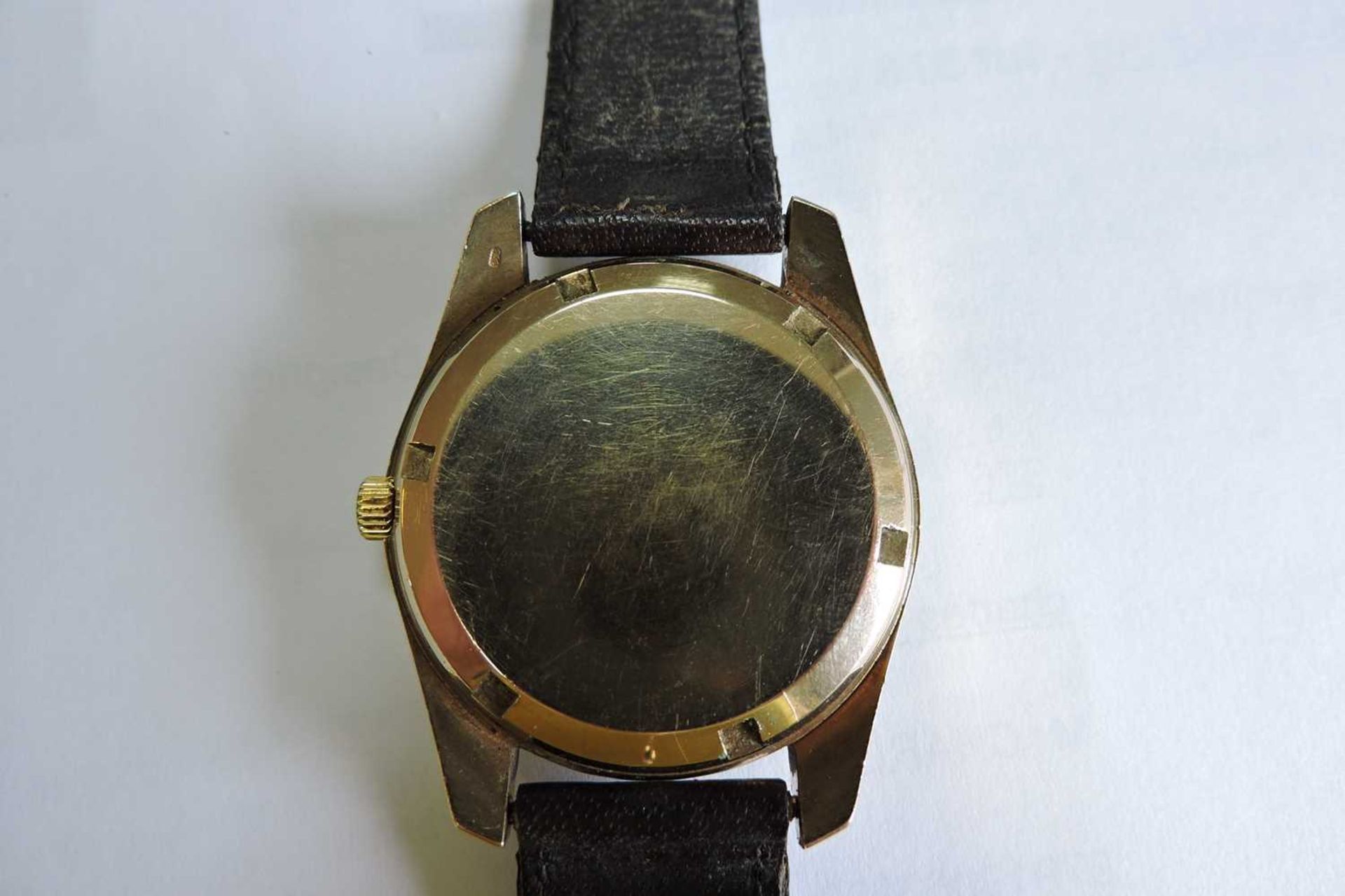 A gentlemen's 9ct gold Omega 'Electronic L300 H2 Chronometer' strap watch, c.1970, - Bild 3 aus 6