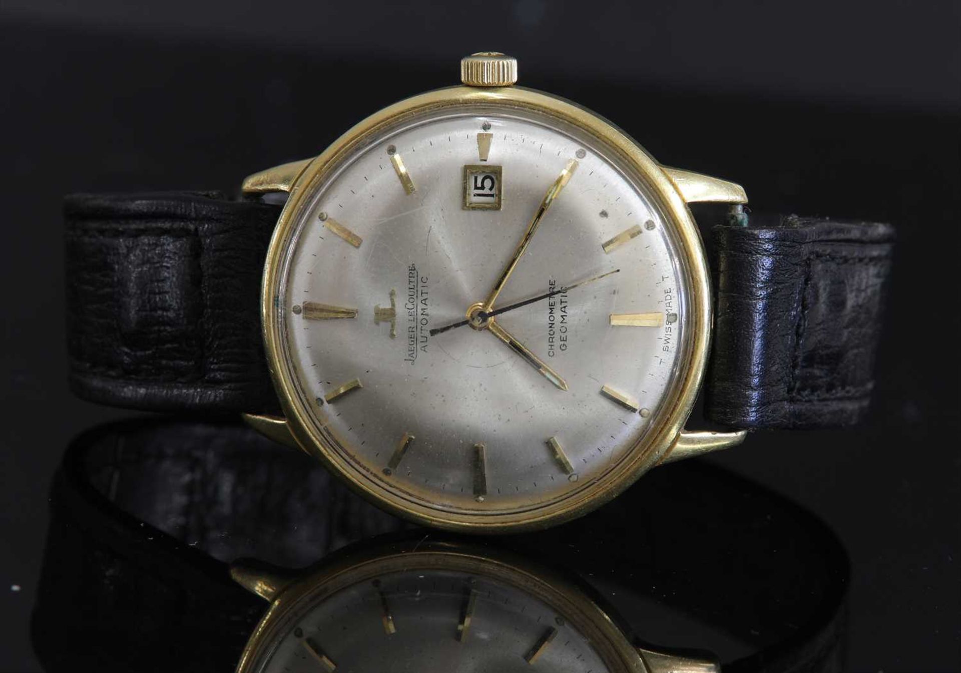 A gentlemen's 18ct gold Jaeger-LeCoultre automatic chronometre 'Geomatic' strap watch,