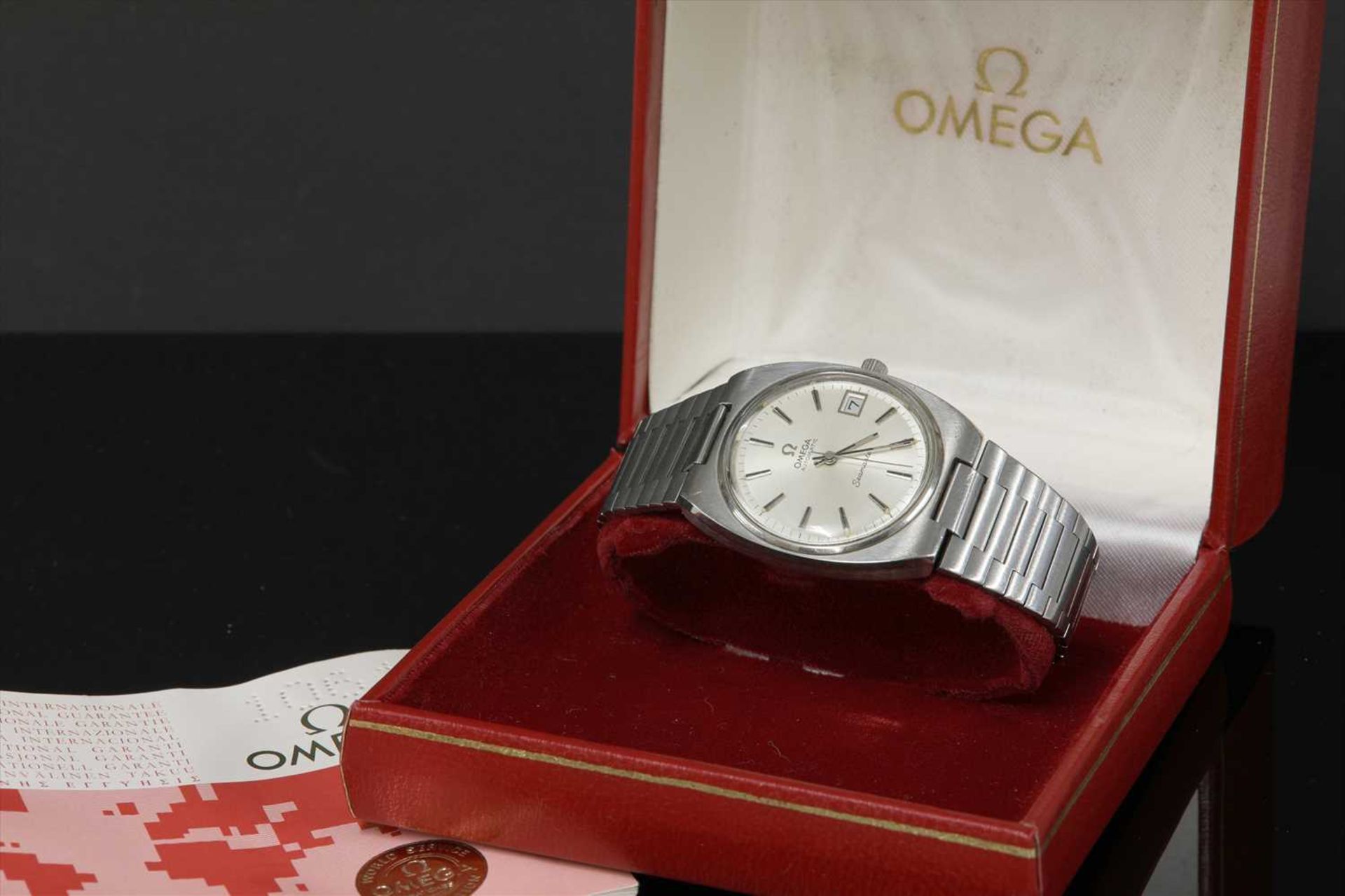 A gentlemen's stainless steel Omega 'Seamaster' automatic bracelet watch, c.1973, - Bild 3 aus 3