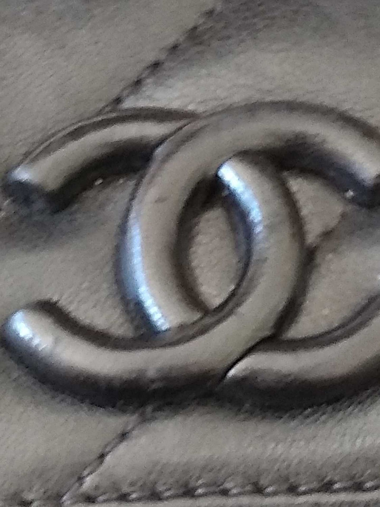 A Chanel black chevron flap bag, - Bild 10 aus 17