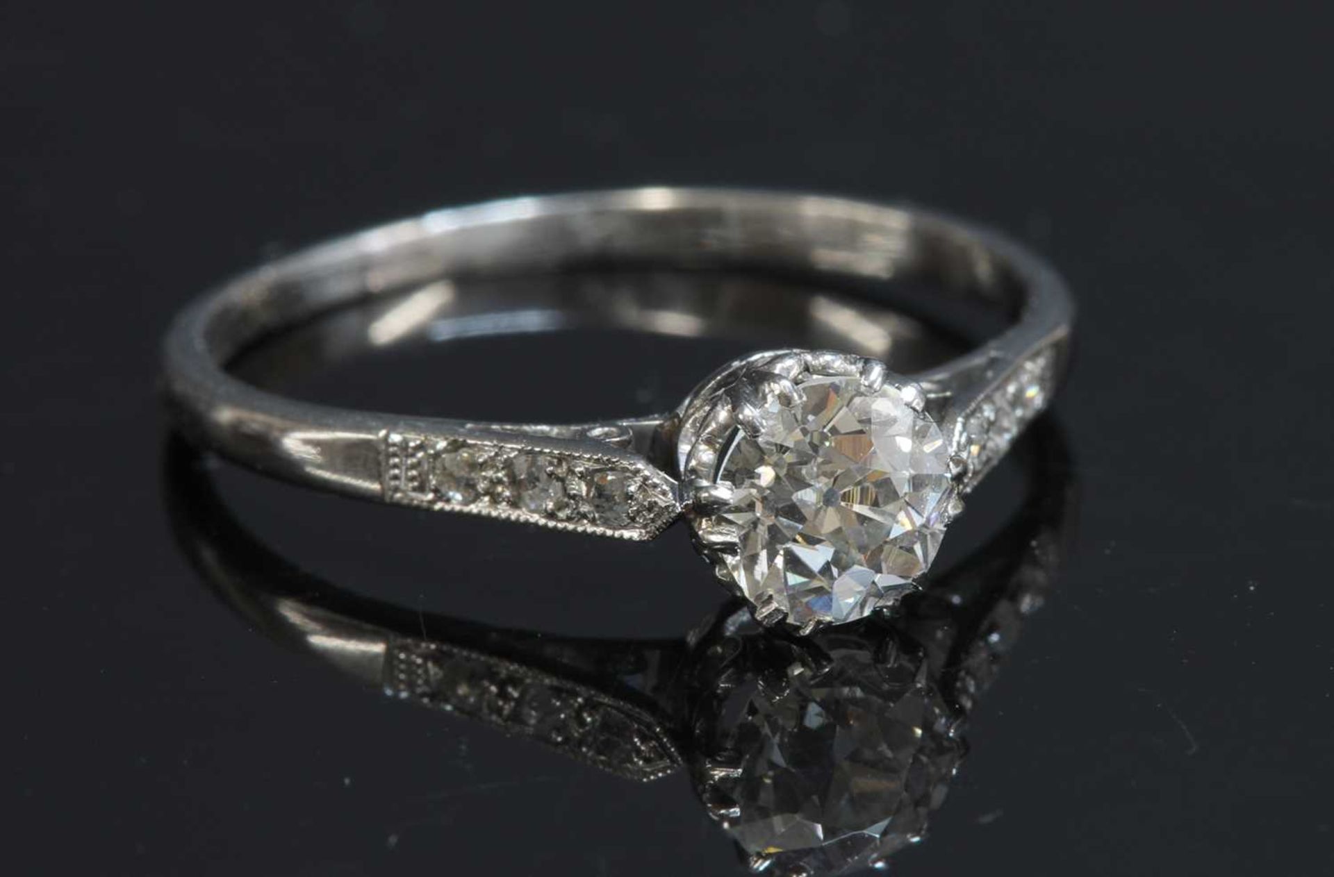 An Art Deco single stone diamond ring,