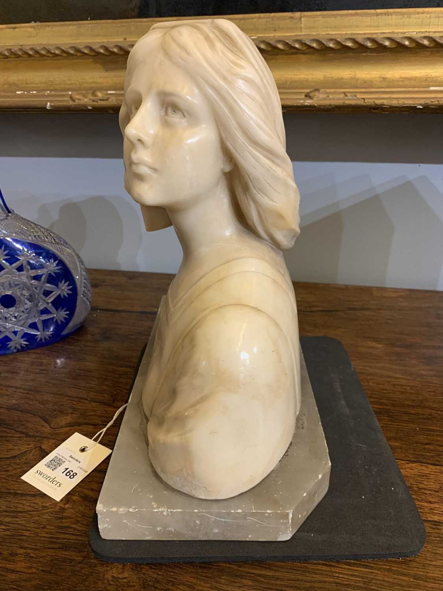 An alabaster bust of a Florentine youth, - Bild 17 aus 20