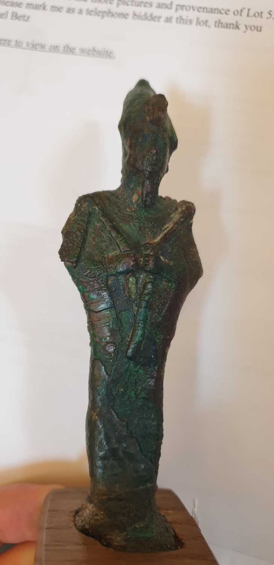 An ancient Egyptian bronze figure of Osiris, - Bild 6 aus 6