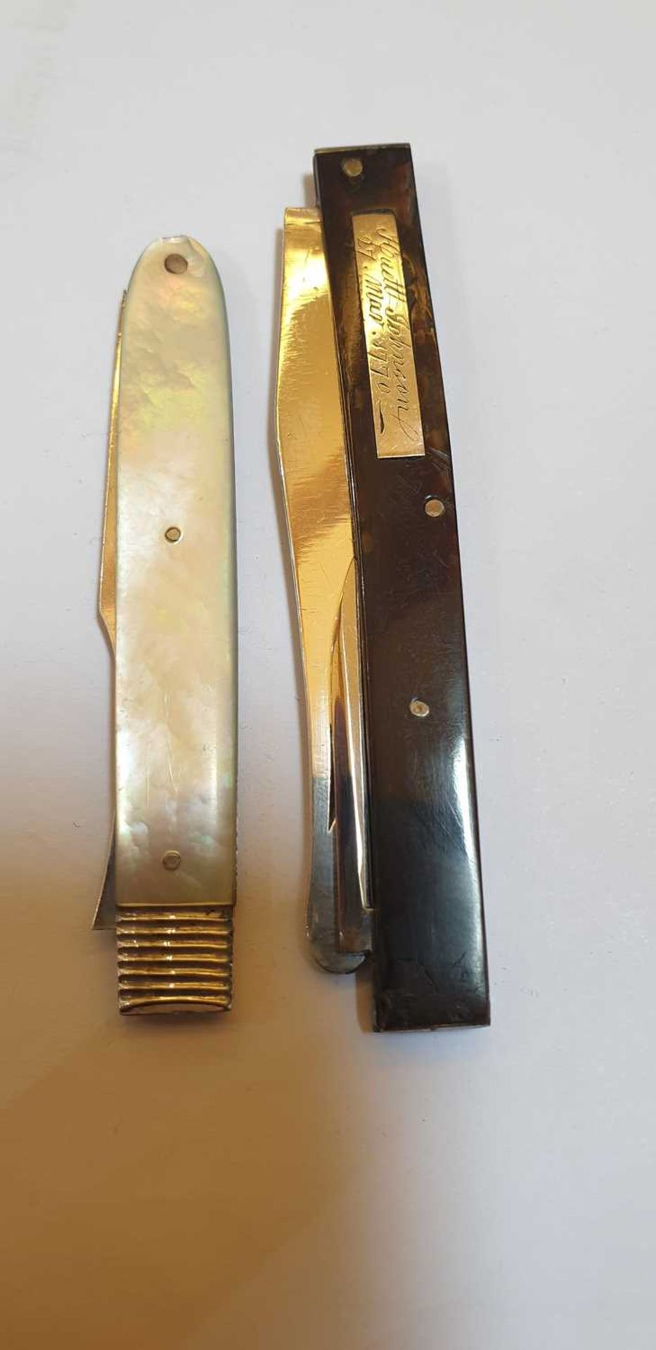 Five various silver folding fruit knives and fork, - Bild 8 aus 13