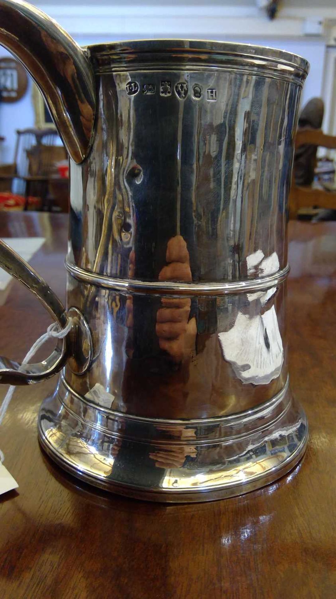 A George III silver mug - Bild 9 aus 10